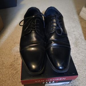 Van Heusen Men's Black Dress Shoes